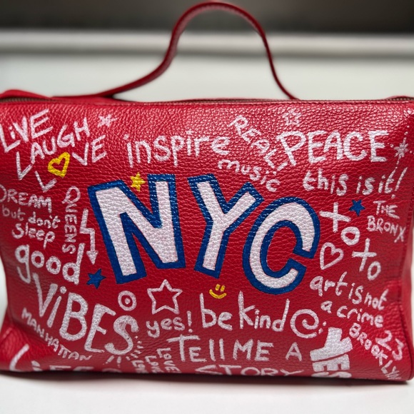 The Meira NYC Graffiti Bag - Picture 4 of 12